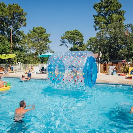 Les Pins De La Coubre Parque de Campismo