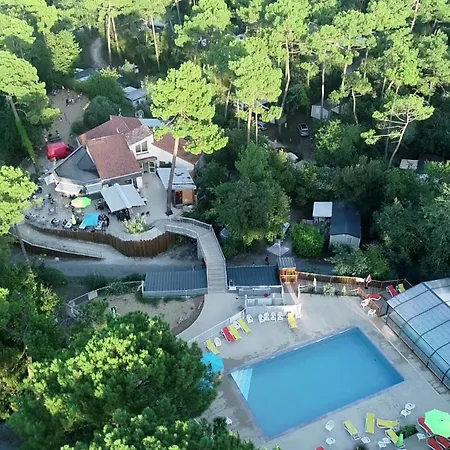 Les Pins De La Coubre 캠프장 3*