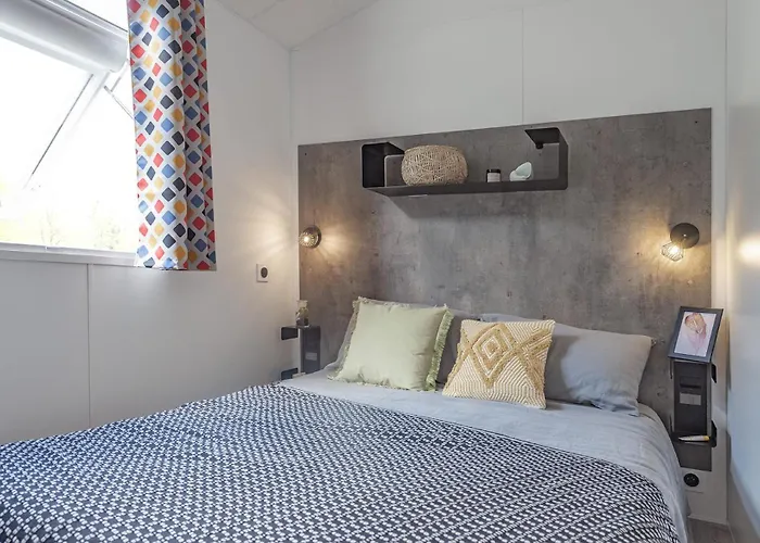 Les Pins De La Coubre Camping 3*