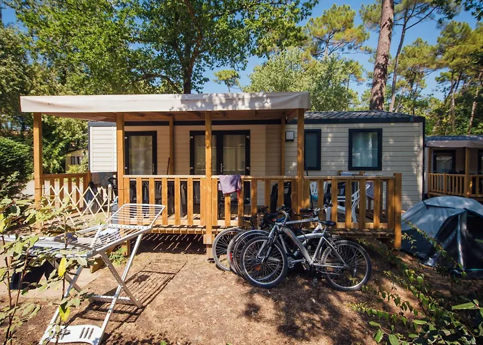 Camping Les Pins De La Coubre 3*