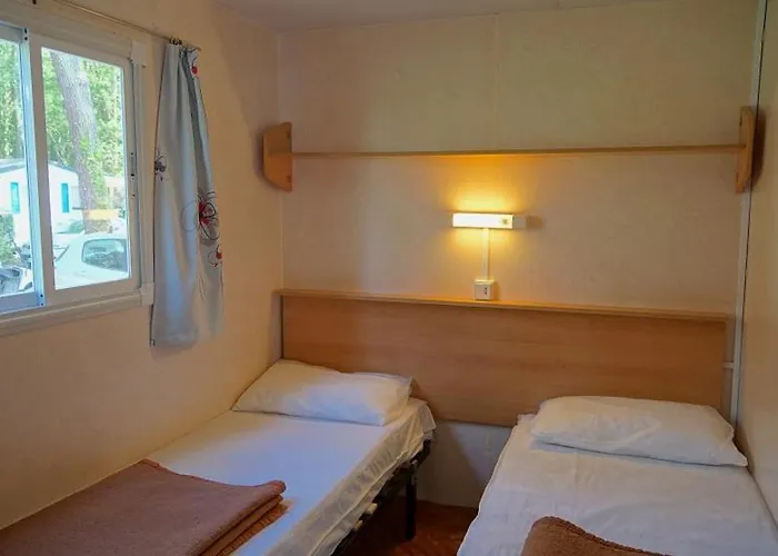 Les Pins De La Coubre Camping Les Mathes